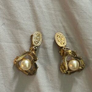 Vintage Gold Tone Pearl Clip-On Earrings